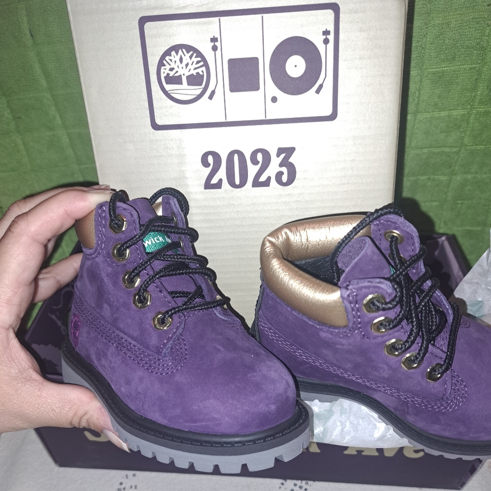 Timberland Toddlers size 5 Dark Purple Nubuck